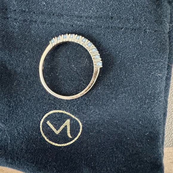 Mejuri Gold and Pearl Band Ring - Picture 2 of 4